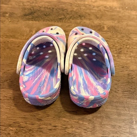 CROCS Kids' Pastel Swirl Clogs - Picture 3 of 5